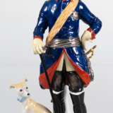 Porzellanfigur "Alter Fritz in Uniform mit Windspiel", Rudolf Kämmer, Volkstedt, polychrom bemalt, H. 28,5 cm - фото 1