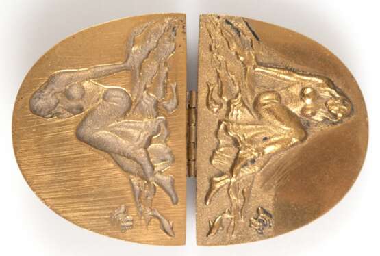 Erotisches Messing-Relief, Stefan Gip, monogr., 679/800, aufklappbar, 1,2x6,7x10,2 cm (offen), 2x6,7x5 cm (geschlossen) - photo 1