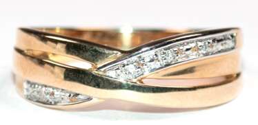 Brillant-Ring, 585er GG/WG, ausgefasst mit 4 Brillanten von zus. 0,02 ct. (punziert), Ges.-Gew. 3,22 g, RG 54