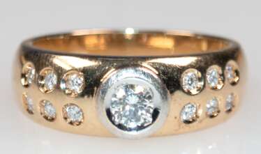 Brillant-Ring, 585er GG, ausgefasst mit 13 Brillanten von zus. ca. 0,61 ct., Ges.-Gew. 6,61 g, RG 57