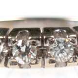 Ring, 585er WG, Ges.-Gew. ca. 2,4 g, 4 Brillanten von zus. ca. 0,35 ct., sehr gute Qualität, RG 54, Innendurchmesser 17,2 mm - photo 1