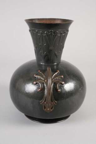 Vase Hans-Eduard von Berlepsch-Valendas zugeschrieben - photo 2