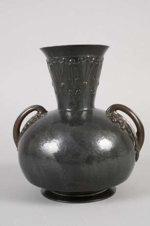 Vase Hans-Eduard von Berlepsch-Valendas zugeschrieben - photo 3