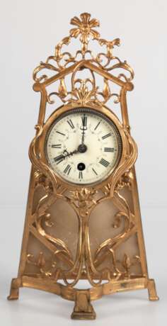 Jugendstil-Tischuhr "Junghans", floral gestaltetes Messing-Gehäuse mit hinterlegter Alabaster-Platte, 2 Blätter best. (1x vorhanden), Uhrwerk nicht funktionstüchtig, 39,5x21x8 cm - photo 1