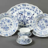 Konvolut ''Zwiebelmuster'' Meissen, 1x 1850-1924 u… - photo 1