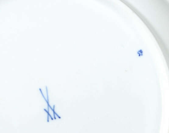Konvolut ''Zwiebelmuster'' Meissen, 1x 1850-1924 u… - photo 2