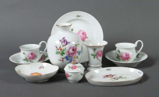 Meissen-Konvolut mit Blumen 1x 1850-1924, 3x 1924-… - photo 1
