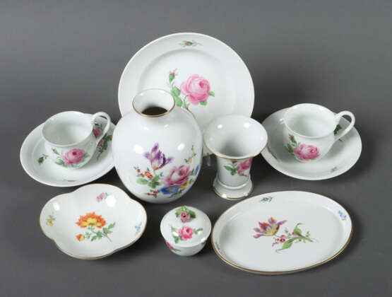 Meissen-Konvolut mit Blumen 1x 1850-1924, 3x 1924-… - photo 2