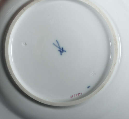 8 Gedecke ''Indisch purpur'' und eine Vase Meissen… - photo 3