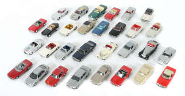 30 Mercedes Benz Modelle M 1:43 +/-, unterschiedli…