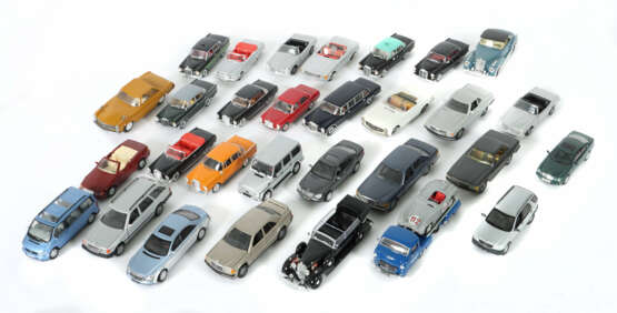 30 Mercedes Benz Modelle M 1:35 +/-, unterschiedli… - фото 1