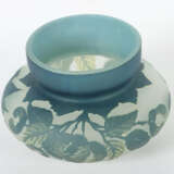 Kleine Jugendstilvase 20. Jh., farbloses Glas, mat… - photo 3