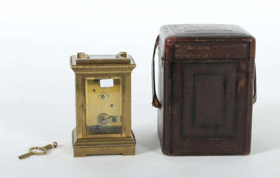 Reiseuhr mit Lederetui Anfang 20. Jh., die Frontpl… - photo 3