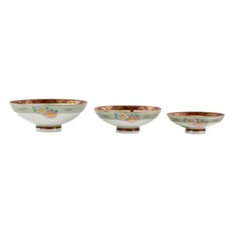 Three Japanese plates with erotic themes. Porcelain Oriental Art 20th century - photo 3