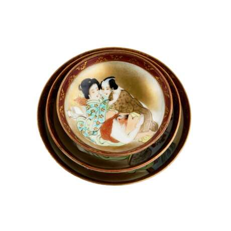 Three Japanese plates with erotic themes. Porcelain Oriental Art 20th century - photo 4