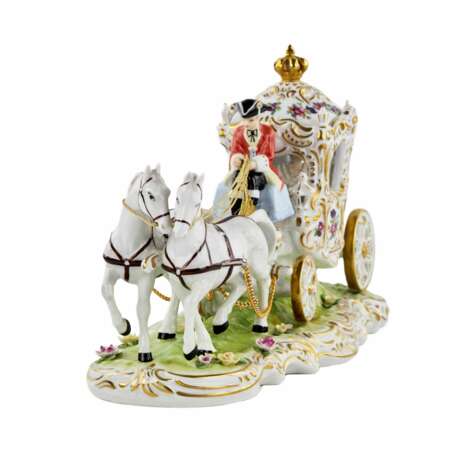 Romantic porcelain composition Carriage. Dresden. 20th century. Porcelain Hand Painted Gilding 20th century - photo 3