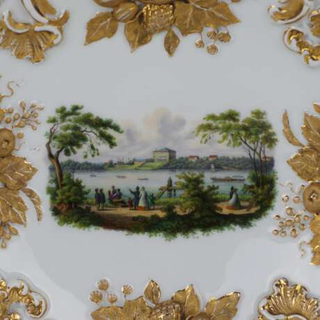 Роскошное декоративное блюдо с видом Zwickau. Meissen. 1815 -1860 гг. Porcelain Hand Painted Gilding Mid-19th century г. - фото 2