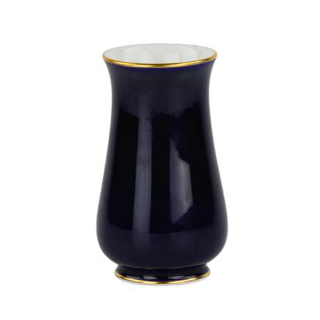 Petit vase de la manufacture de porcelaine de Meissen. Porcelain Hand Painted Gilding Rococo 20th century - photo 3