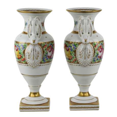 A pair of gilded porcelain Couleuvre vases in the French Empire style. 20th century. Porcelain Empire 20th century - photo 3