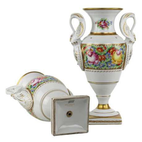 A pair of gilded porcelain Couleuvre vases in the French Empire style. 20th century. Porcelain Empire 20th century - photo 5
