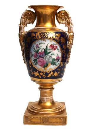 Vase en porcelaine de style Empire Porcelaine 19th century - photo 1 Vase en porcelaine de style Empire Porcelaine 19th century - photo 1