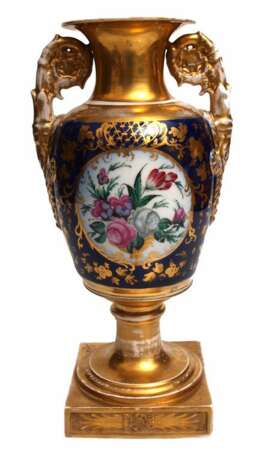 Vase en porcelaine de style Empire Porcelaine 19th century - photo 3 Vase en porcelaine de style Empire Porcelaine 19th century - photo 3