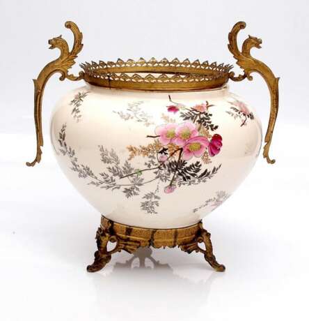 Vase en porcelaine Porcelaine At the turn of 19th -20th century - photo 1