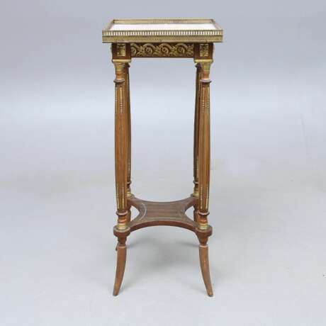 Table de style Louis XVI France d&eacute;but 20&egrave;me si&egrave;cle. Calcul Early 20th century - photo 2