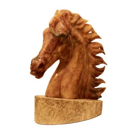 Horse head on a pedestal. Marble 20th century - photo 1