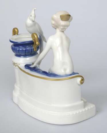 Porcelain figure Naked girl with a parrot Porcelain Early 20th century - photo 3