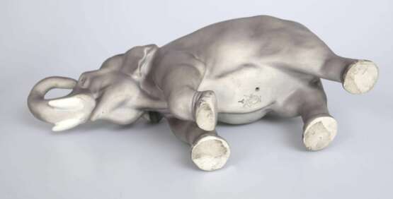Porcelain figure Elephant Porcelain Early 20th century - photo 4