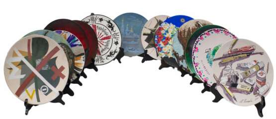 A collection of 13 painted plates by famous Russian painters Porcelain At the turn of 19th -20th century - photo 1