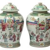 Chinese porcelain vases urns (2 pcs) Porcelain 19th century - photo 1