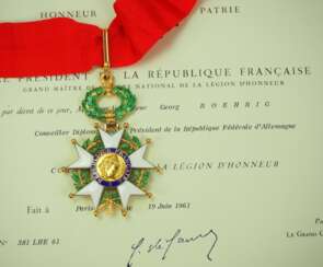 Frankreich: Orden der Ehrenlegion, 11. Modell (ab 1962), Komturkreuz, mit Urkunde für den Leiter der Ordenskanzlei.