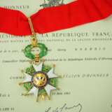Frankreich: Orden der Ehrenlegion, 11. Modell (ab 1962), Komturkreuz, mit Urkunde für den Leiter der Ordenskanzlei. - Foto 2