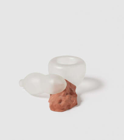 Anish Kapoor. Les objets d'artistes: A Vase (white) - photo 1