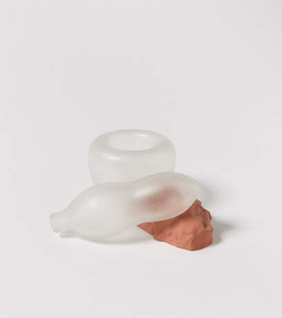 Anish Kapoor. Les objets d'artistes: A Vase (weiß) - Foto 4