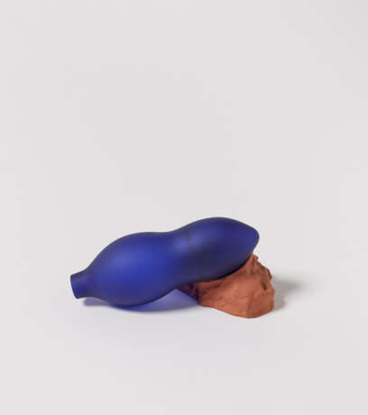 Anish Kapoor. Les objets d'artistes: A Vase (blau) - Foto 4