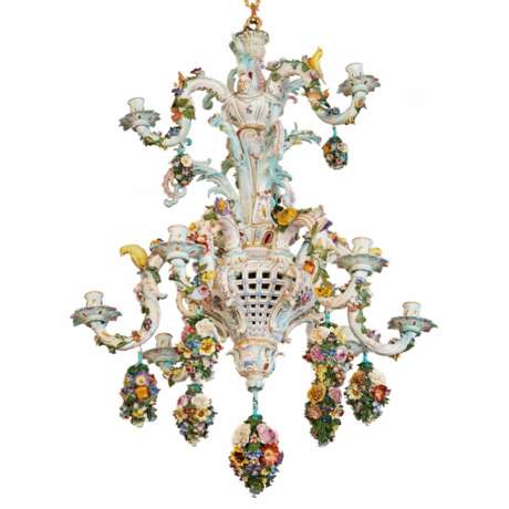 Delightful porcelain chandelier Meissen 1790 from the residence of King Alfonso XIII in Biarritz. Porcelain Hand Painted Rococo 18th century - photo 1