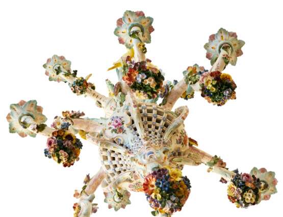 Delightful porcelain chandelier Meissen 1790 from the residence of King Alfonso XIII in Biarritz. Porcelain Hand Painted Rococo 18th century - photo 5