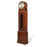 A REGENCY MAHOGANY AND EBONY DOMESTIC LONGCASE REGULATOR - Foto 2