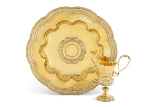 A POLISH SILVER-GILT EWER AND BASIN - фото 1
