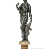 AN ITALIAN BRONZE OF VENUS AND THE INFANT CUPID - photo 2