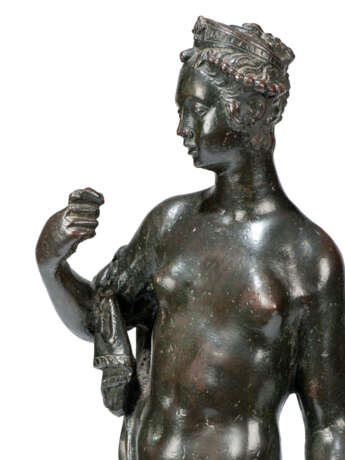 AN ITALIAN BRONZE OF VENUS AND THE INFANT CUPID - photo 5