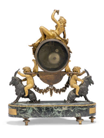 A DIRECTOIRE ORMOLU, PATINATED-BRONZE AND VERDE ANTICO MARBLE STRIKING MANTEL CLOCK 'PENDULE À LA BACCHANTE' - photo 6