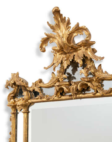 A GEORGE II GILTWOOD MIRROR - Foto 4