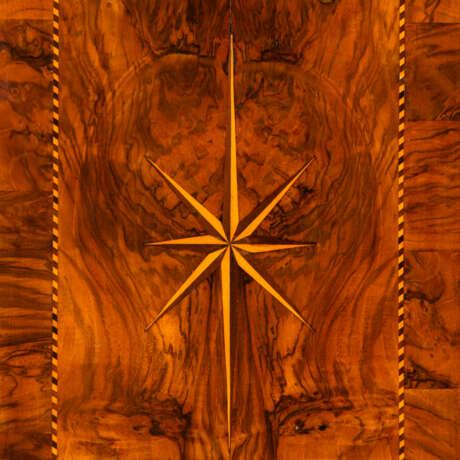 A GEORGE II WALNUT BUREAU CABINET - фото 5