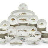A COMPOSITE RICHARD GINORI (ITALY) PORCELAIN QUENELLE PATTERN PART TABLE-SERVICE - photo 1