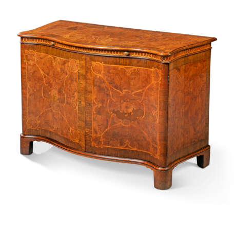 A GEORGE III YEW-WOOD, PADOUK AND MARQUETRY COMMODE - фото 1