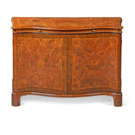 A GEORGE III YEW-WOOD, PADOUK AND MARQUETRY COMMODE - фото 3